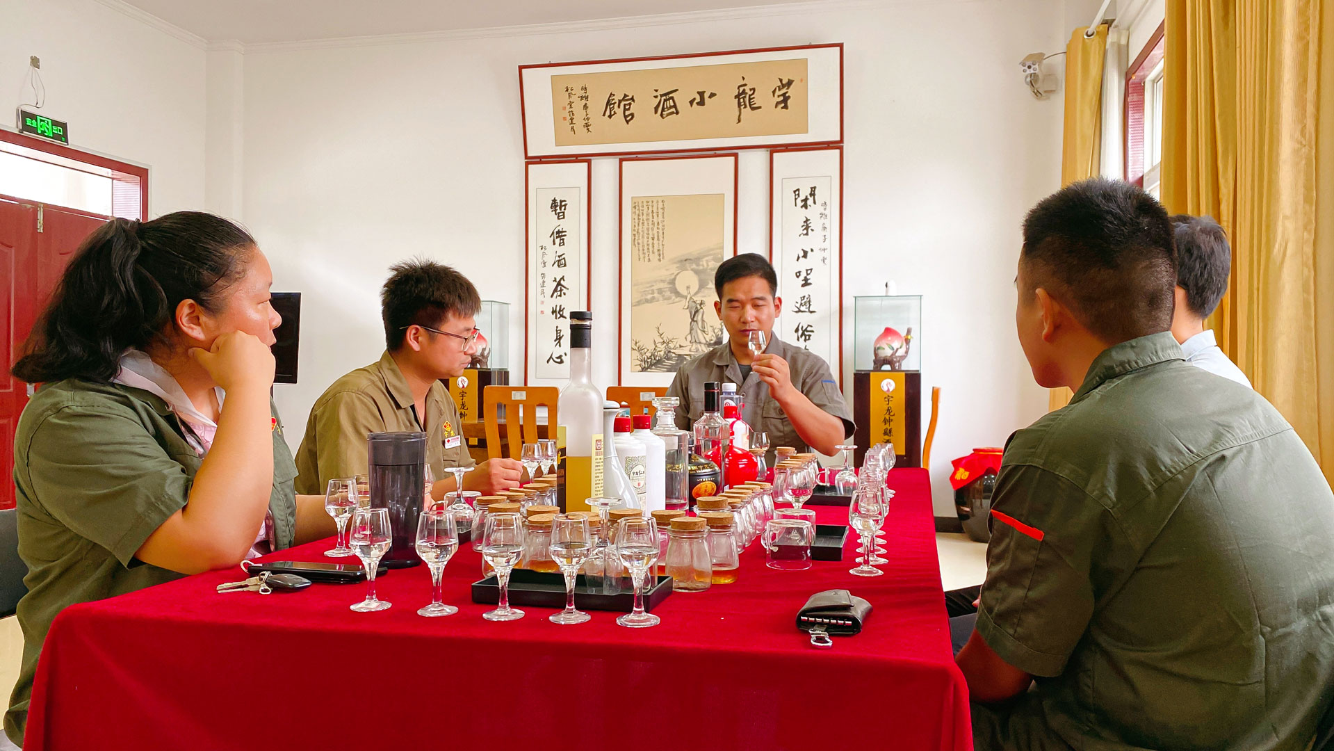 组织白酒品评培训.jpg