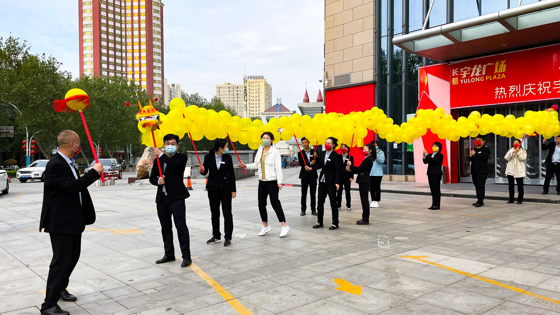 商贸舞龙图三.jpg