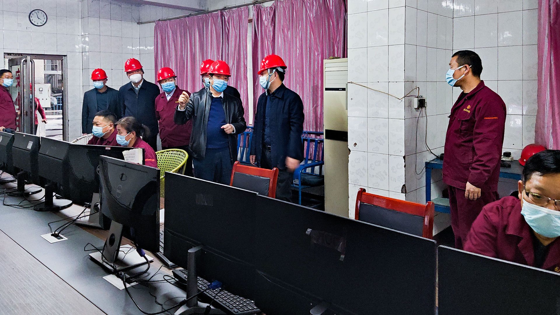 副市长调研-(3).jpg