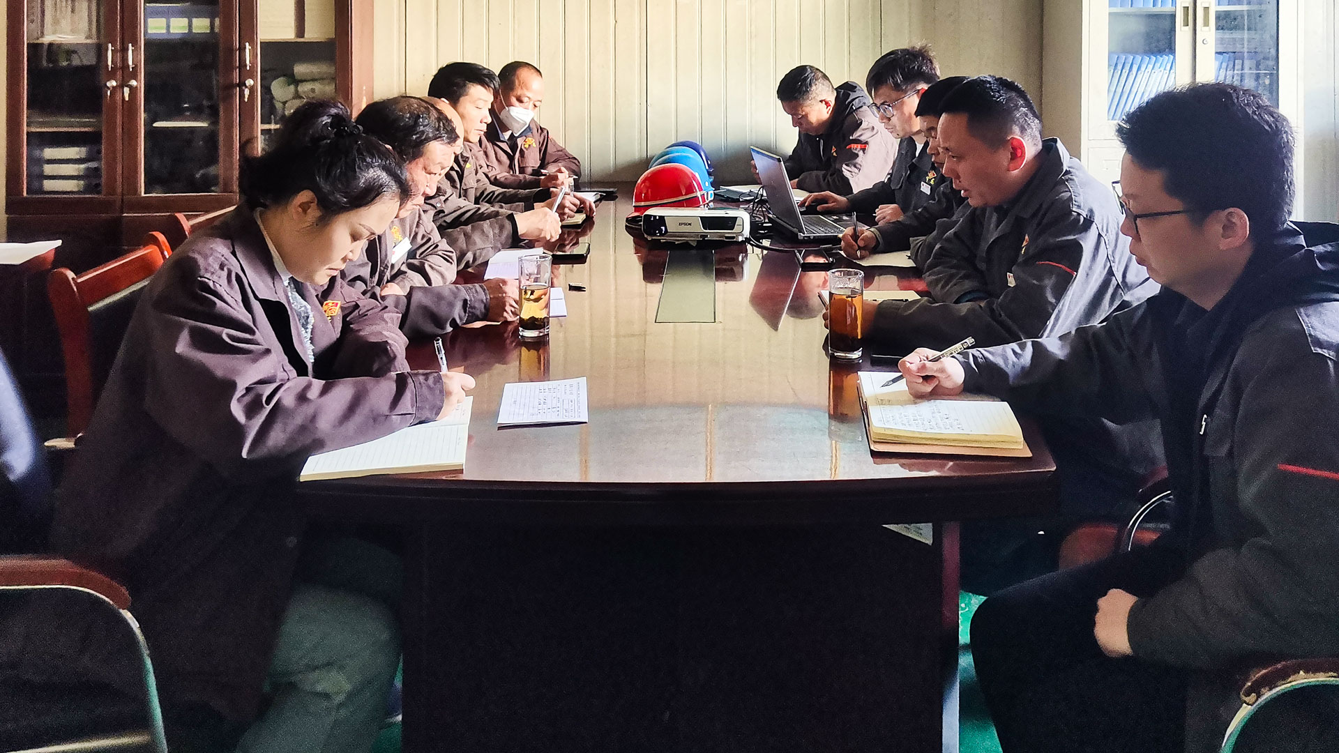 强化安全意识-(1).jpg