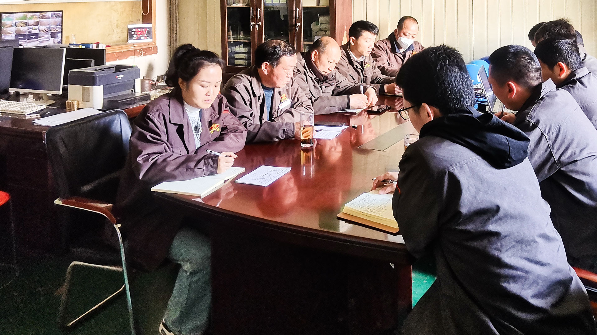 强化安全意识-(2).jpg