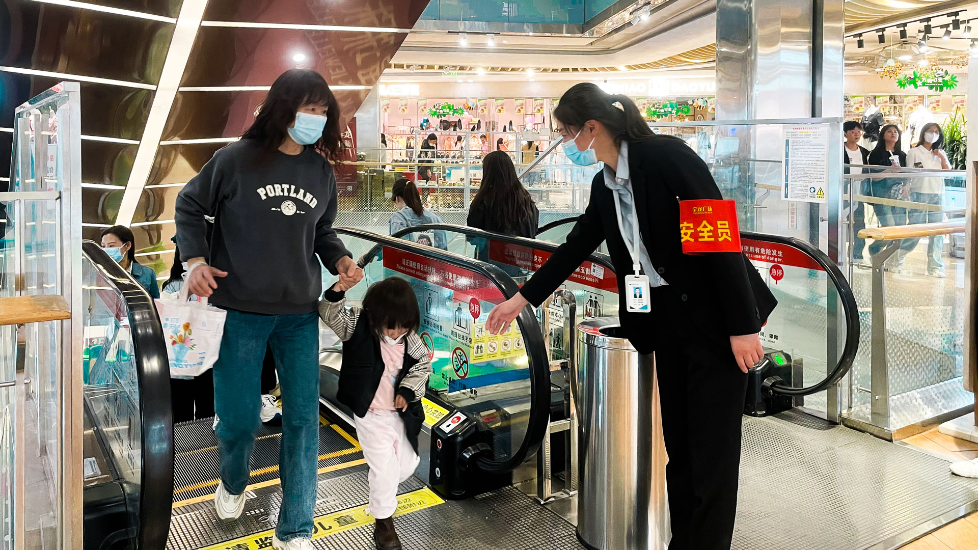 百货公司：致敬劳动者，平凡亦有光！图三-2.jpg